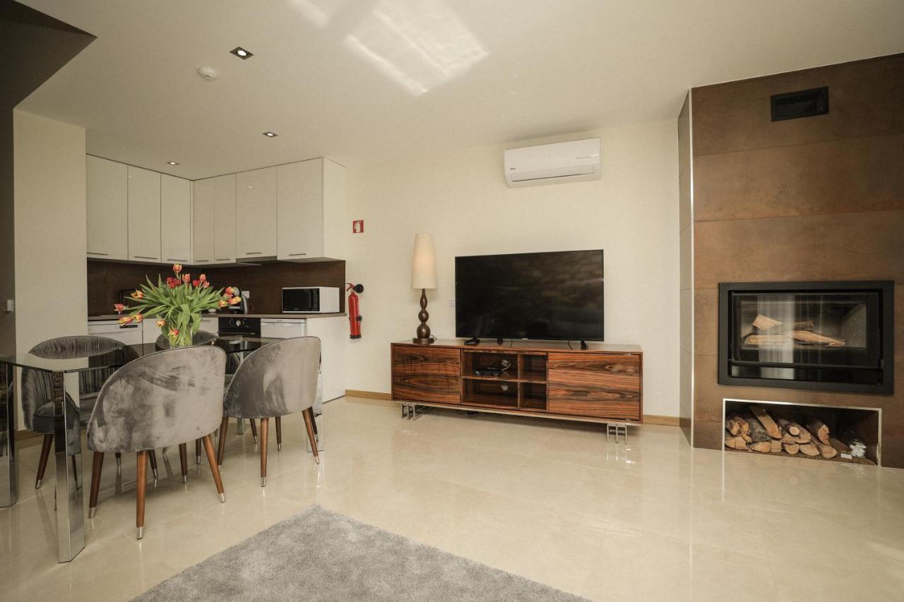 Mountain Whisper Villa Gondramaz Bagian luar foto